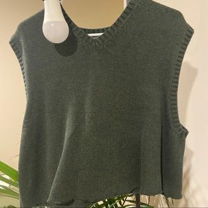Sweater vest